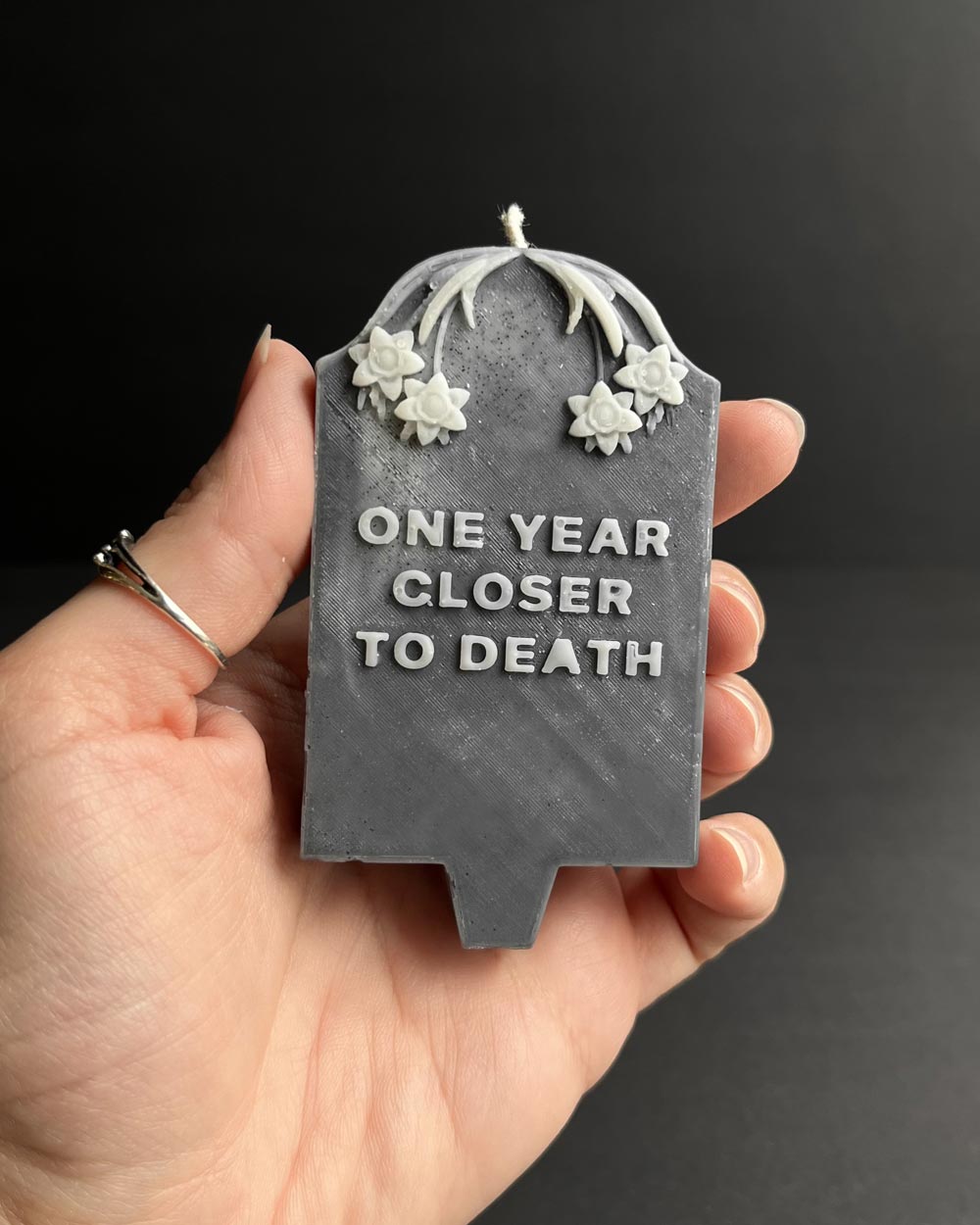 One Year Closer to Death ~ Bougie D’Anniversaire