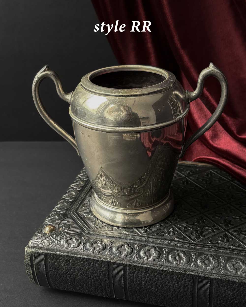 Cauldron Candle ~ Red Wax with Coffin