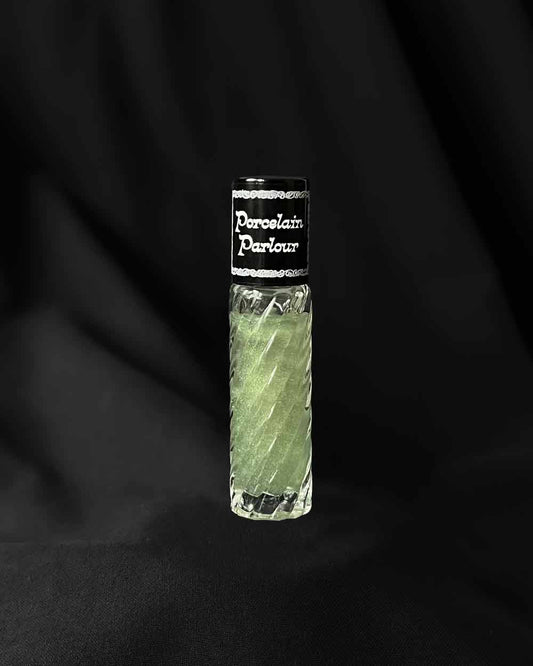 Porcelain Parlour ~ Huile de parfum (Sauge et Palo Santo)