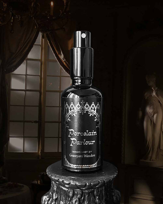 Porcelain Parlour ~ Parfum (Sauge et Palo Santo)